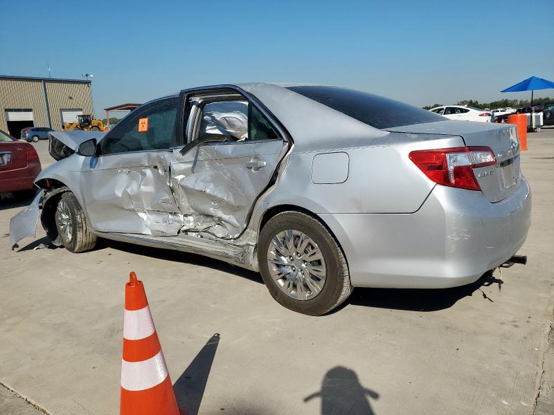 4T1BF1FK2CU090363 - 2012 TOYOTA CAMRY BASE SILVER photo 2