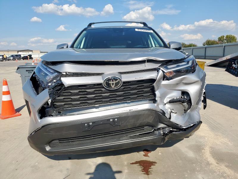 2T3W1RFV2SC343875 - 2025 TOYOTA RAV4 XLE ვერცხლისფერი ფოტო 5