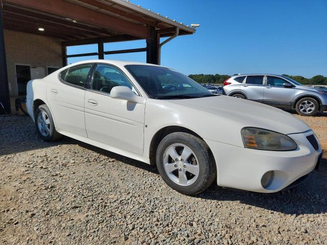2G2WP552171138713 - 2007 PONTIAC GRAND PRIX WHITE photo 4