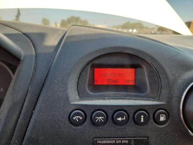 2G2WP552171138713 - 2007 PONTIAC GRAND PRIX WHITE photo 9