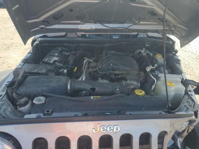 1C4BJWDG0JL862103 - 2018 JEEP WRANGLER U SPORT SILVER photo 11