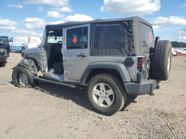 1C4BJWDG0JL862103 - 2018 JEEP WRANGLER U SPORT SILVER photo 2