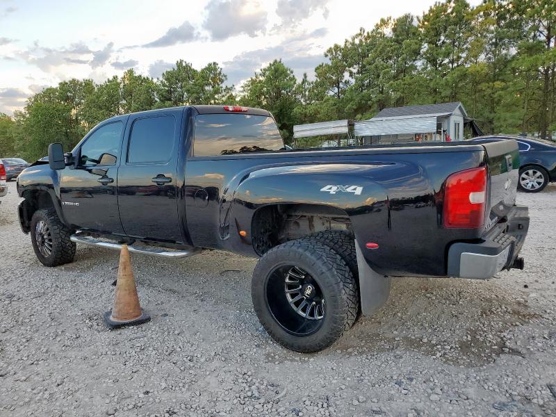1GCJK33648F151190 - 2008 CHEVROLET SILVERADO K3500 BLACK photo 2