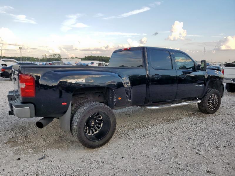 1GCJK33648F151190 - 2008 CHEVROLET SILVERADO K3500 BLACK photo 3