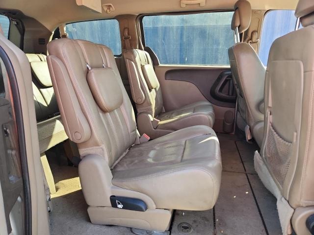 2C4RC1BG9CR363647 - 2012 CHRYSLER TOWN & COU TOURING GOLD photo 11