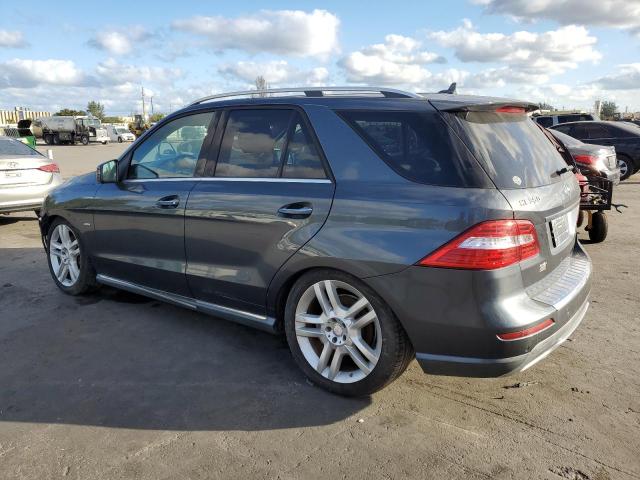 4JGDA5HB1CA041877 - 2012 MERCEDES-BENZ ML 350 4MATIC GRAY photo 2