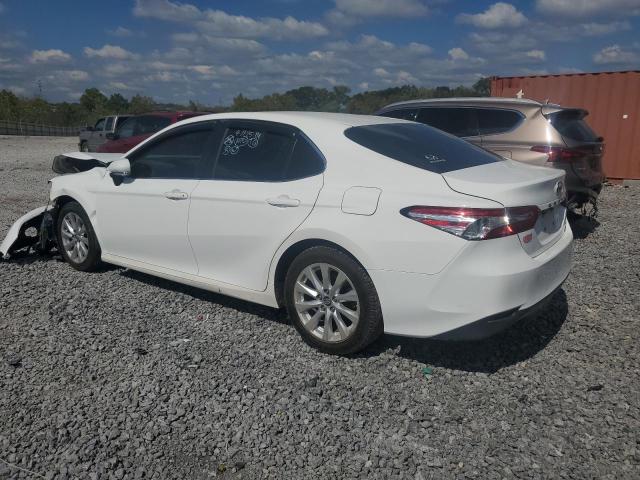 4T1B11HK0JU525132 - 2018 TOYOTA CAMRY L 白色 照片 2