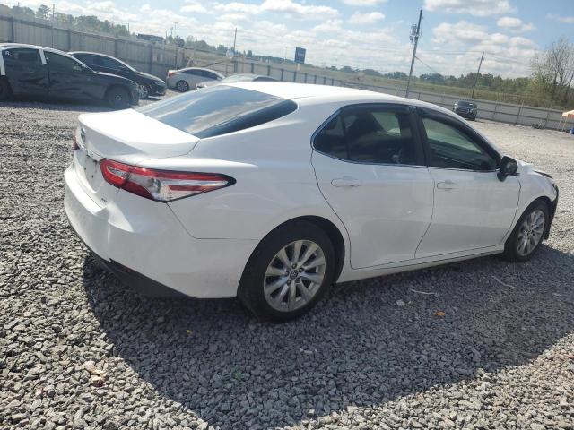 4T1B11HK0JU525132 - 2018 TOYOTA CAMRY L 白色 照片 3