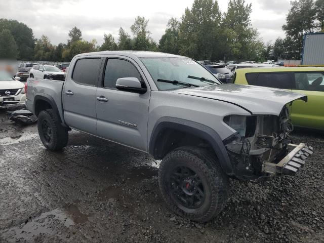 3TMCZ5ANXJM126990 - 2018 TOYOTA TACOMA DOUBLE CAB Szary zdjęcie 4