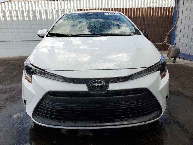 5YFB4MDE2SP252433 - 2025 TOYOTA COROLLA LE თეთრი ფოტო 5