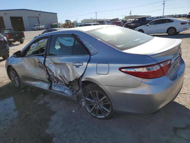 4T1BF1FK3HU768772 - 2017 TOYOTA CAMRY SE LE 银色 照片 2