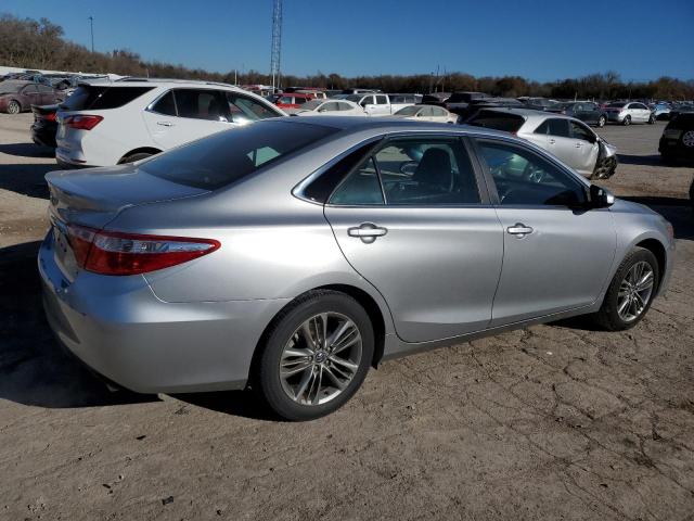 4T1BF1FK3HU768772 - 2017 TOYOTA CAMRY SE LE 银色 照片 3
