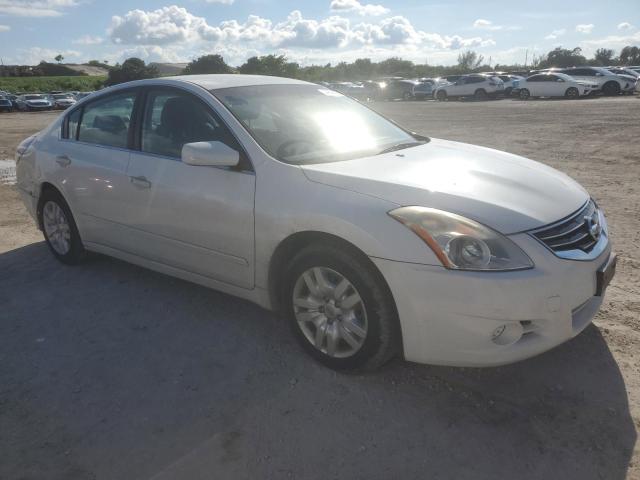 1N4AL2AP6CC165286 - 2012 NISSAN ALTIMA BASE WHITE photo 4
