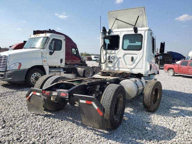 3AKBHKDV5RSUU5071 - 2024 FREIGHTLINER CASCADIA 1 WHITE photo 4