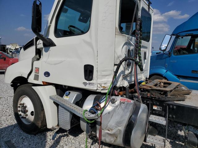 3AKBHKDV5RSUU5071 - 2024 FREIGHTLINER CASCADIA 1 WHITE photo 9