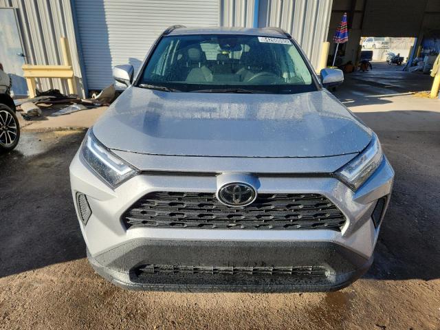 2T3W1RFV1RW333766 - 2024 TOYOTA RAV4 XLE ნაცრისფერი ფოტო 5