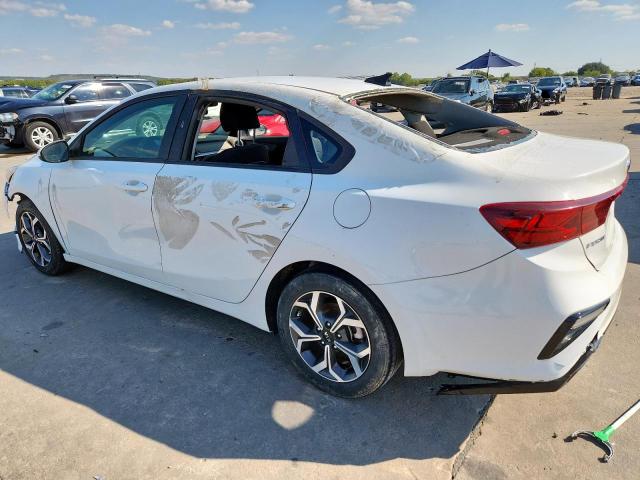 3KPF24AD4ME302272 - 2021 KIA FORTE FE WHITE photo 2