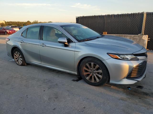 4T1B11HK8KU730456 - 2019 TOYOTA CAMRY L 银色 照片 4