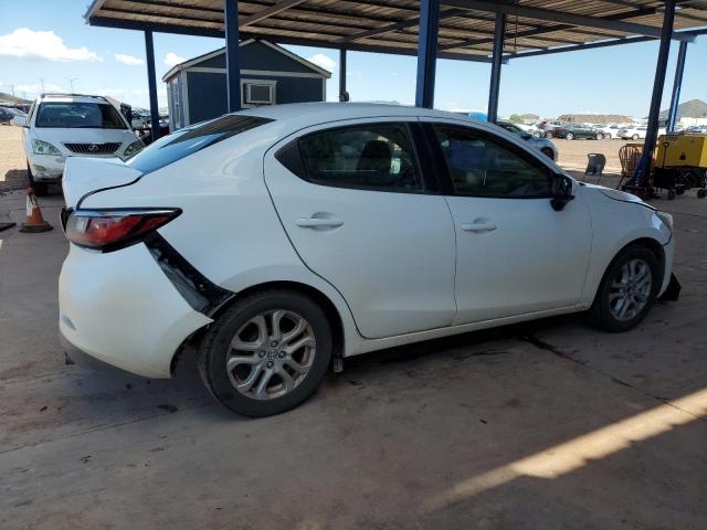 3MYDLBZV2GY112027 - 2016 TOYOTA SCION IA WHITE photo 3