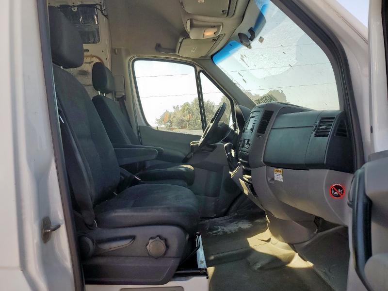 WD3PE8CC5E5890200 - 2014 MERCEDES-BENZ SPRINTER 2500 WHITE photo 11