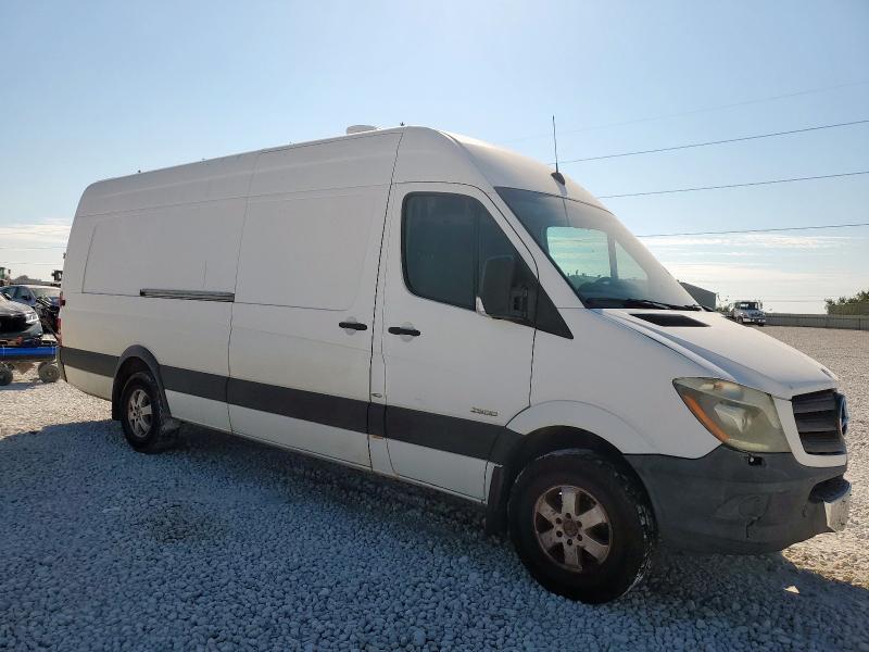 WD3PE8CC5E5890200 - 2014 MERCEDES-BENZ SPRINTER 2500 WHITE photo 4
