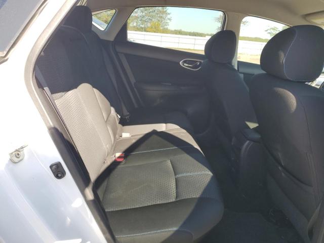 3N1AB7AP8JY214196 - 2018 NISSAN SENTRA S WHITE photo 10