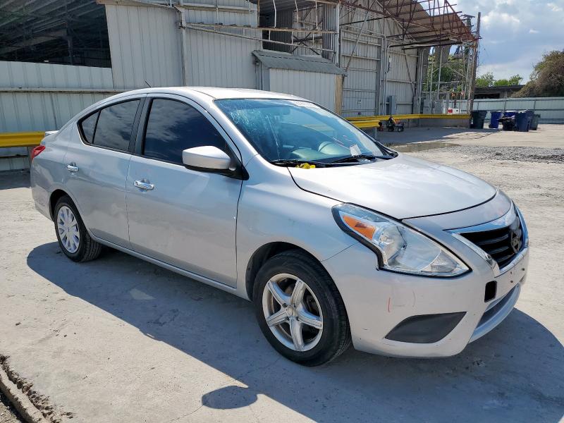 3N1CN7AP7KL879895 - 2019 NISSAN VERSA S 银色 照片 4