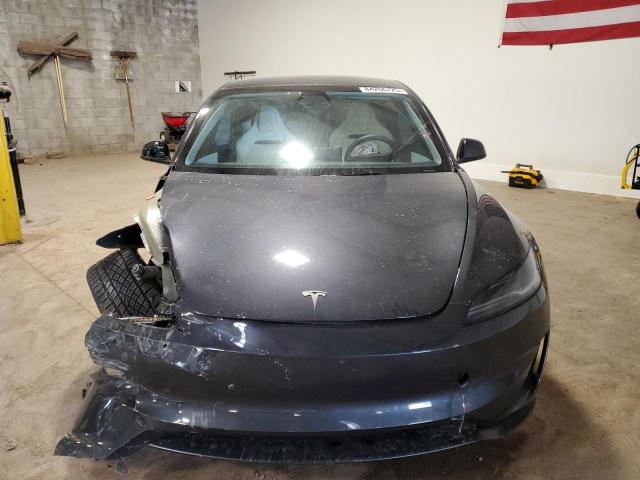 5YJ3E1ET4RF825951 - 2024 TESLA MODEL 3 ნაცრისფერი ფოტო 5