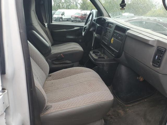 1GCFG15ZX71163942 - 2007 CHEVROLET EXPRESS G1 WHITE photo 11