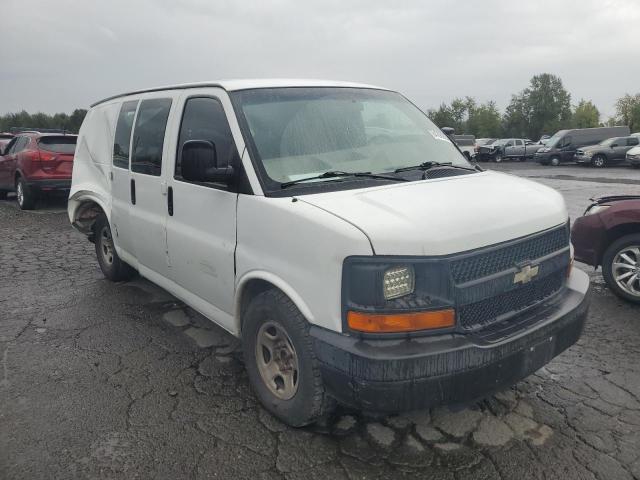 1GCFG15ZX71163942 - 2007 CHEVROLET EXPRESS G1 WHITE photo 4
