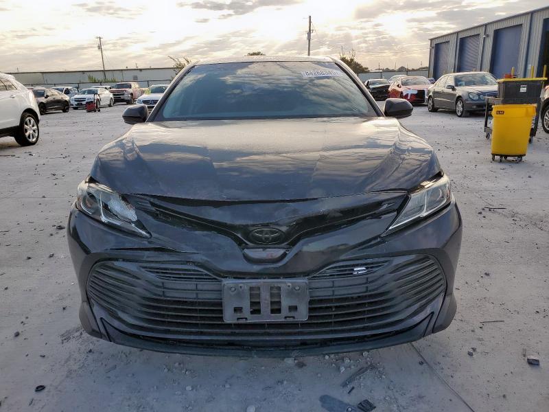4T1B11HKXKU243260 - 2019 TOYOTA CAMRY L BLACK photo 5