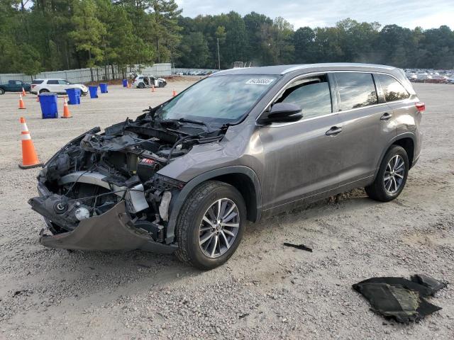 2017 TOYOTA HIGHLANDER SE, 