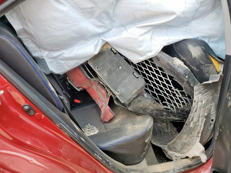 5YFBURHEXJP764852 - 2018 TOYOTA COROLLA L RED photo 10