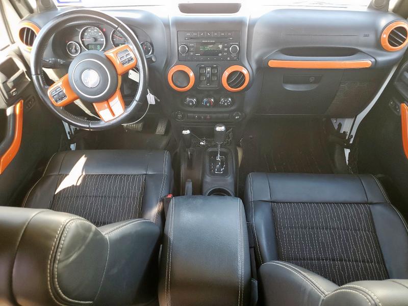 1C4BJWDG7CL289588 - 2012 JEEP WRANGLER U SPORT 白色 照片 8