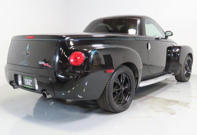 1GCES14P24B106389 - 2004 CHEVROLET SSR 黑色 照片 3