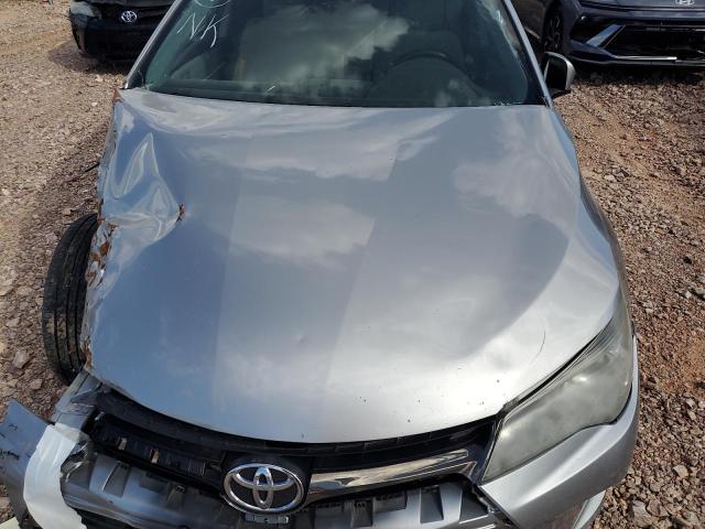 4T1BF1FK1GU200812 - 2016 TOYOTA CAMRY LE SILVER photo 11