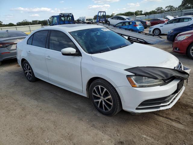3VWDB7AJ8JM219120 - 2018 VOLKSWAGEN JETTA SE WHITE photo 4