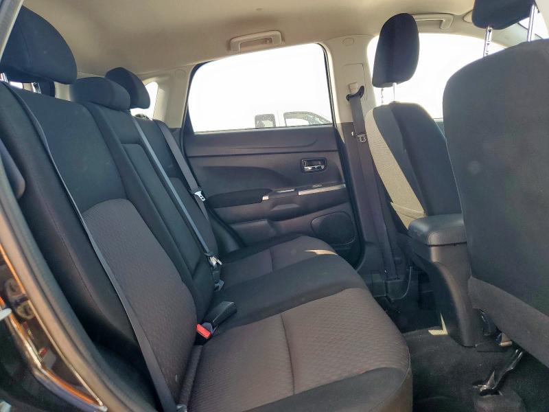 JA4AP3AUXKU031801 - 2019 MITSUBISHI OUTLANDER ES BLACK photo 11