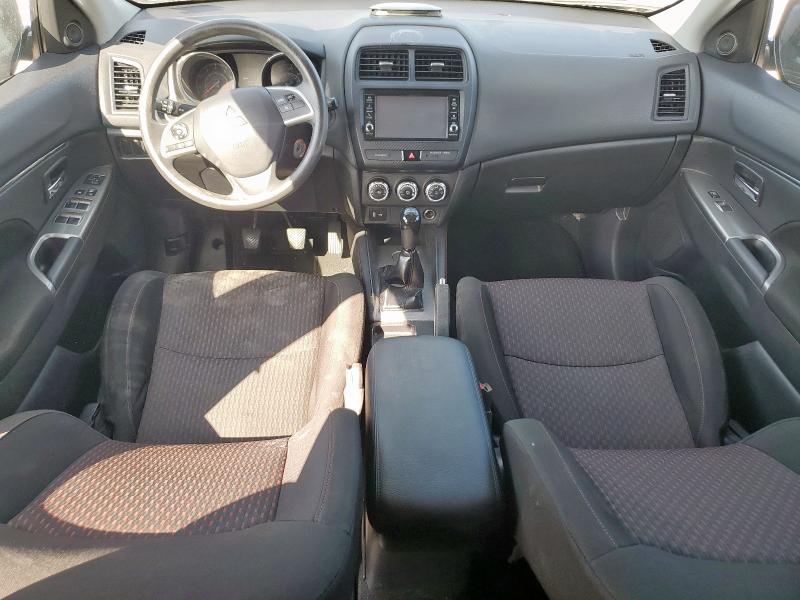 JA4AP3AUXKU031801 - 2019 MITSUBISHI OUTLANDER ES BLACK photo 8