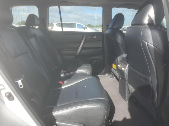 5TDBK3EH5DS268483 - 2013 TOYOTA HIGHLANDER BASE Srebrny zdjęcie 11