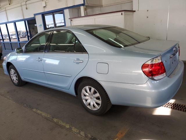 4T1BE32KX5U580217 - 2005 TOYOTA CAMRY LE BLUE photo 2