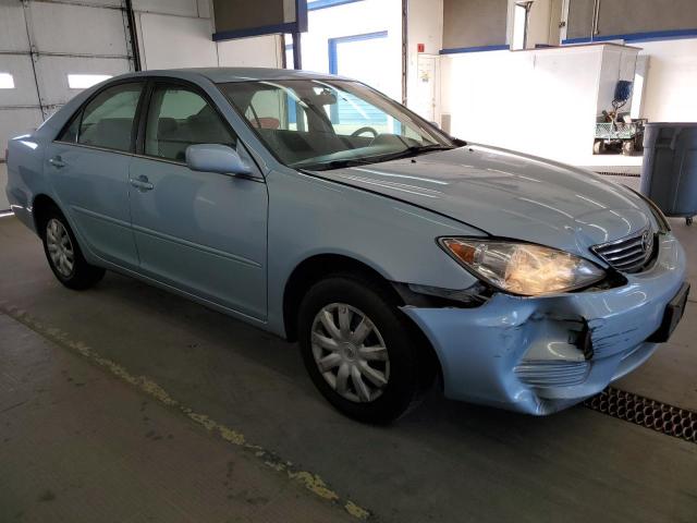 4T1BE32KX5U580217 - 2005 TOYOTA CAMRY LE BLUE photo 4