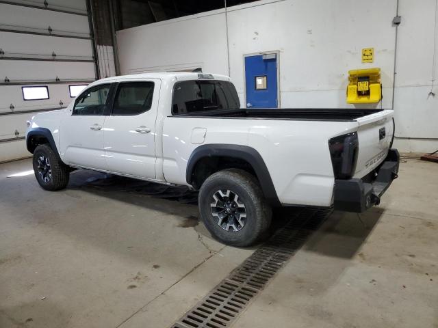 3TMDZ5BNXHM035599 - 2017 TOYOTA TACOMA DOUBLE CAB WHITE photo 2