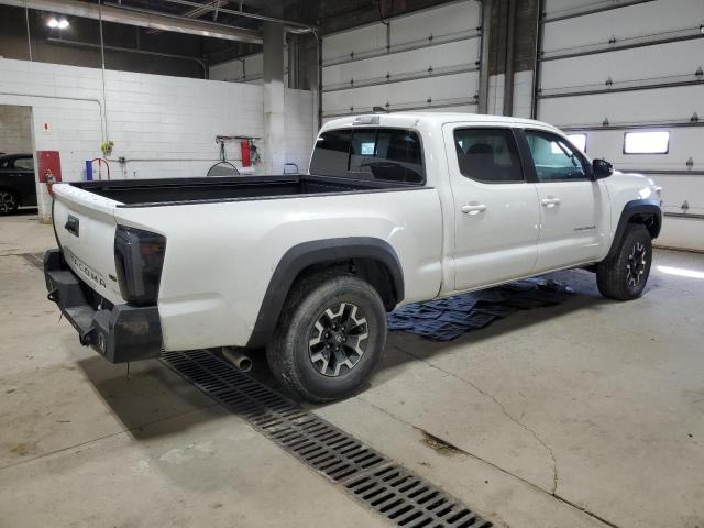 3TMDZ5BNXHM035599 - 2017 TOYOTA TACOMA DOUBLE CAB WHITE photo 3