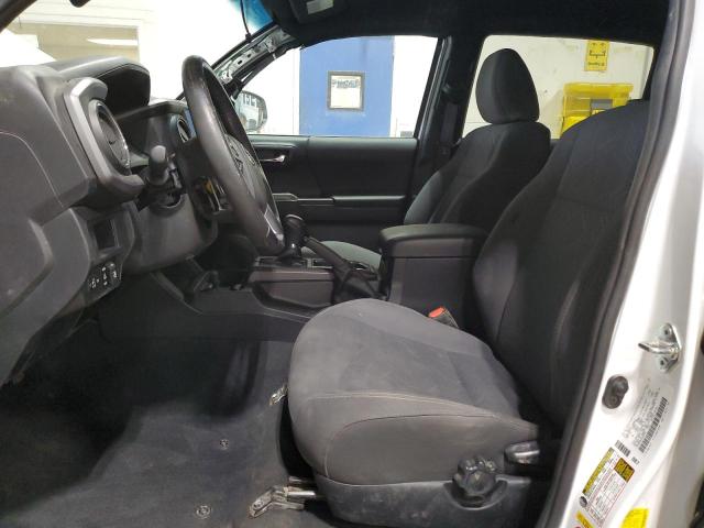 3TMDZ5BNXHM035599 - 2017 TOYOTA TACOMA DOUBLE CAB WHITE photo 7