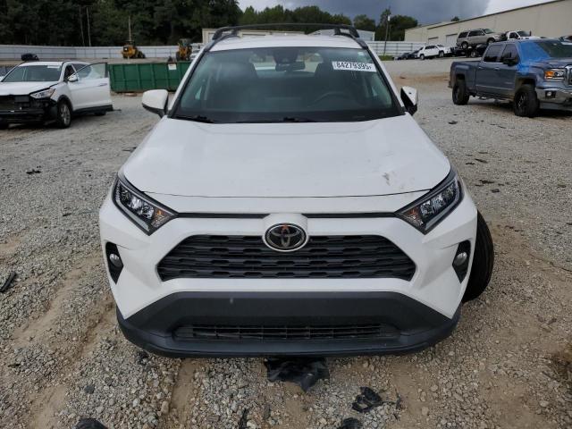 2T3W1RFVXMC138078 - 2021 TOYOTA RAV4 XLE WHITE photo 5