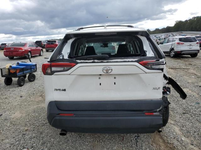 2T3W1RFVXMC138078 - 2021 TOYOTA RAV4 XLE WHITE photo 6