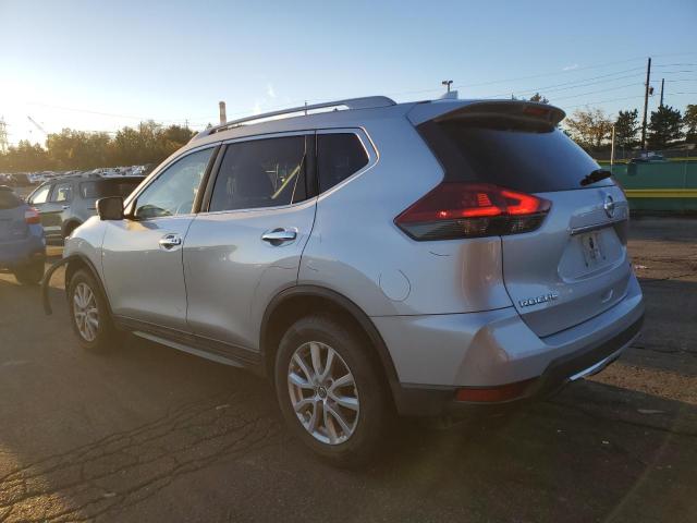 5N1AT2MV0JC809586 - 2018 NISSAN ROGUE S ვერცხლისფერი ფოტო 2