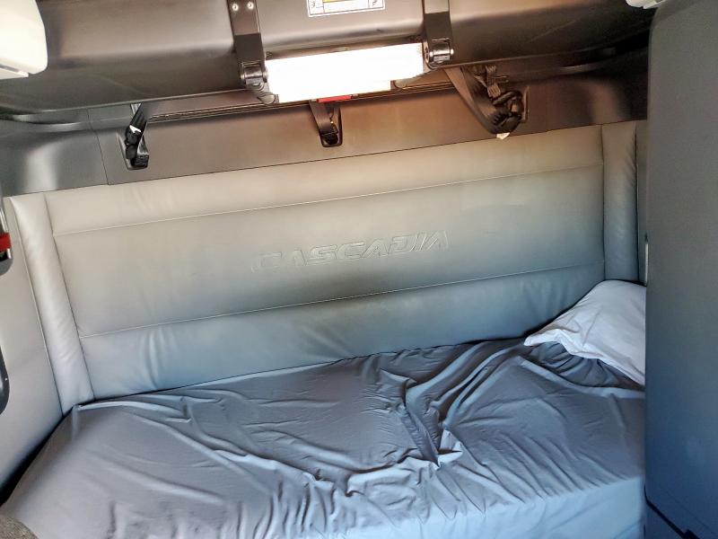 3AKJHHDR1NSNK9044 - 2022 FREIGHTLINER CASCADIA 1 WHITE photo 6