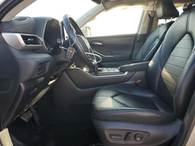 5TDHZRBH8MS110863 - 2021 TOYOTA HIGHLANDER XLE Silber Foto 7